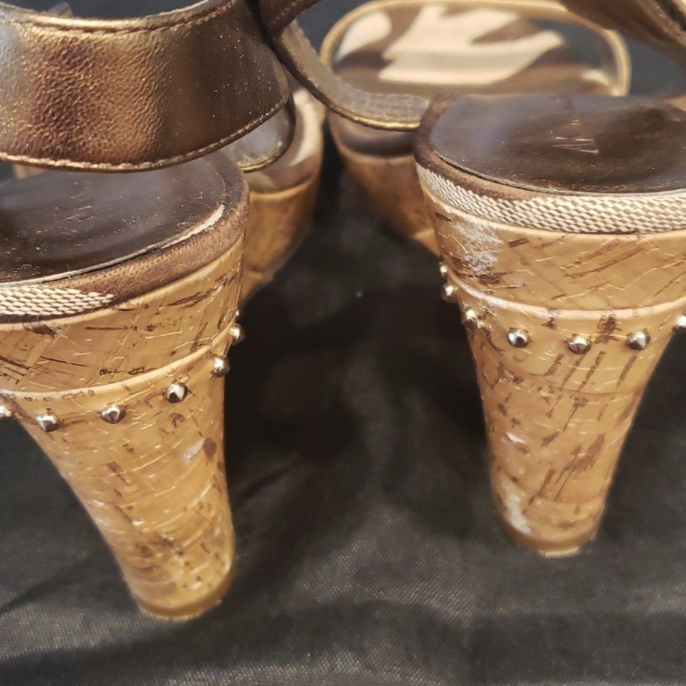 Anne Klein Finella cork heeled sandal in bronze - Picture 7 of 11